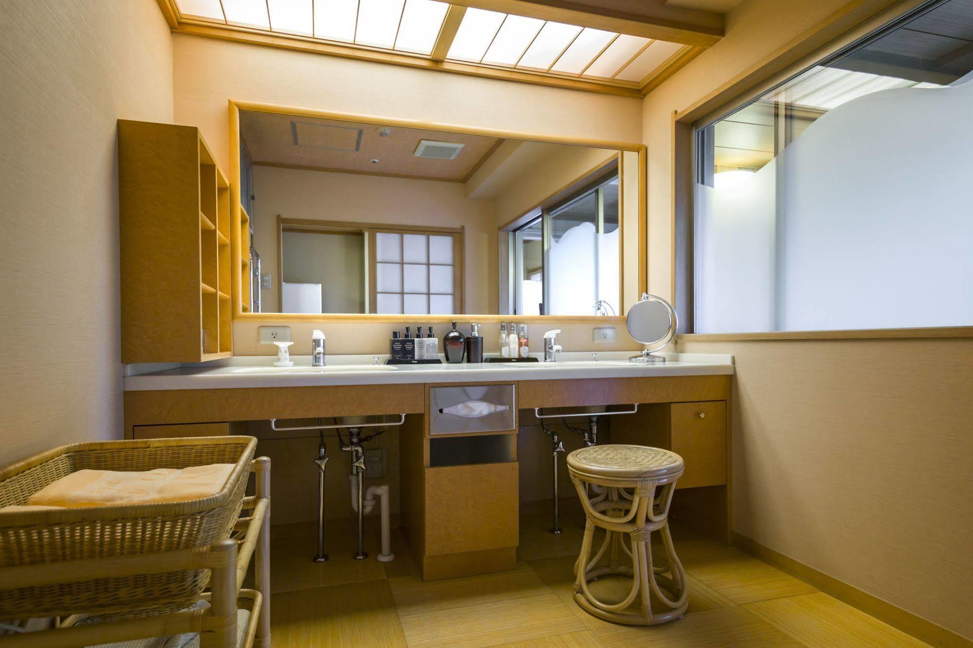 Hotel Kaneyamaen Fujiyoshida Bagian luar foto