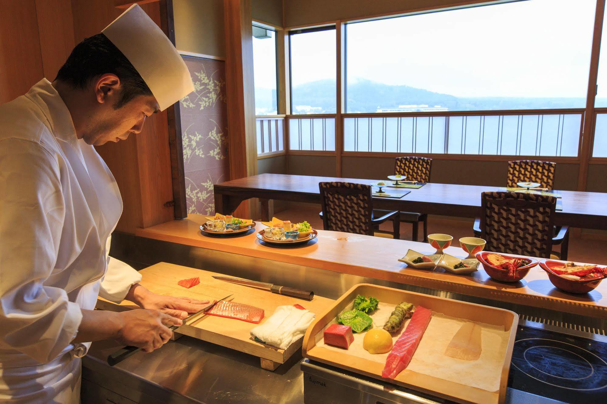 Hotel Kaneyamaen Fujiyoshida Bagian luar foto